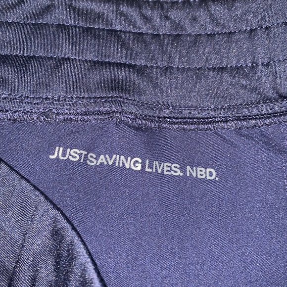 Gently Loved Zamora Technical Collection Joggers by FIGS **Broken Front Zipper** - Picture 3 of 12